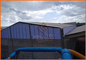 Veneziana Industrial Transformando Ambientes - Descubra como as Venezianas Industriais da Solution otimizam ventilação e iluminação, garantindo ambientes de trabalho mais saudáveis e produtivos.