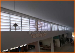 Lanternim Industrial Lanternim Industrial - Durabilidade Prolongada: