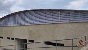 Versatilidade Estética com Veneziana Industrial na Arquitetura