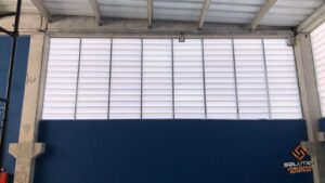 Veneziana Industrial no Fluxo de ArMelhora no Conforto Térmico