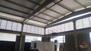 Veneziana Industrial Redução do CalorSolução Eficiente para Ambientes Industriais