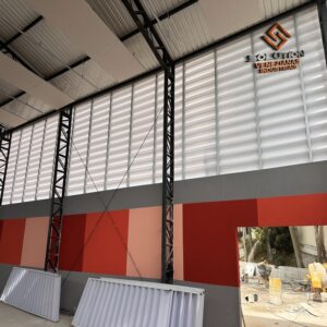 Veneziana Industrial O Material Certo