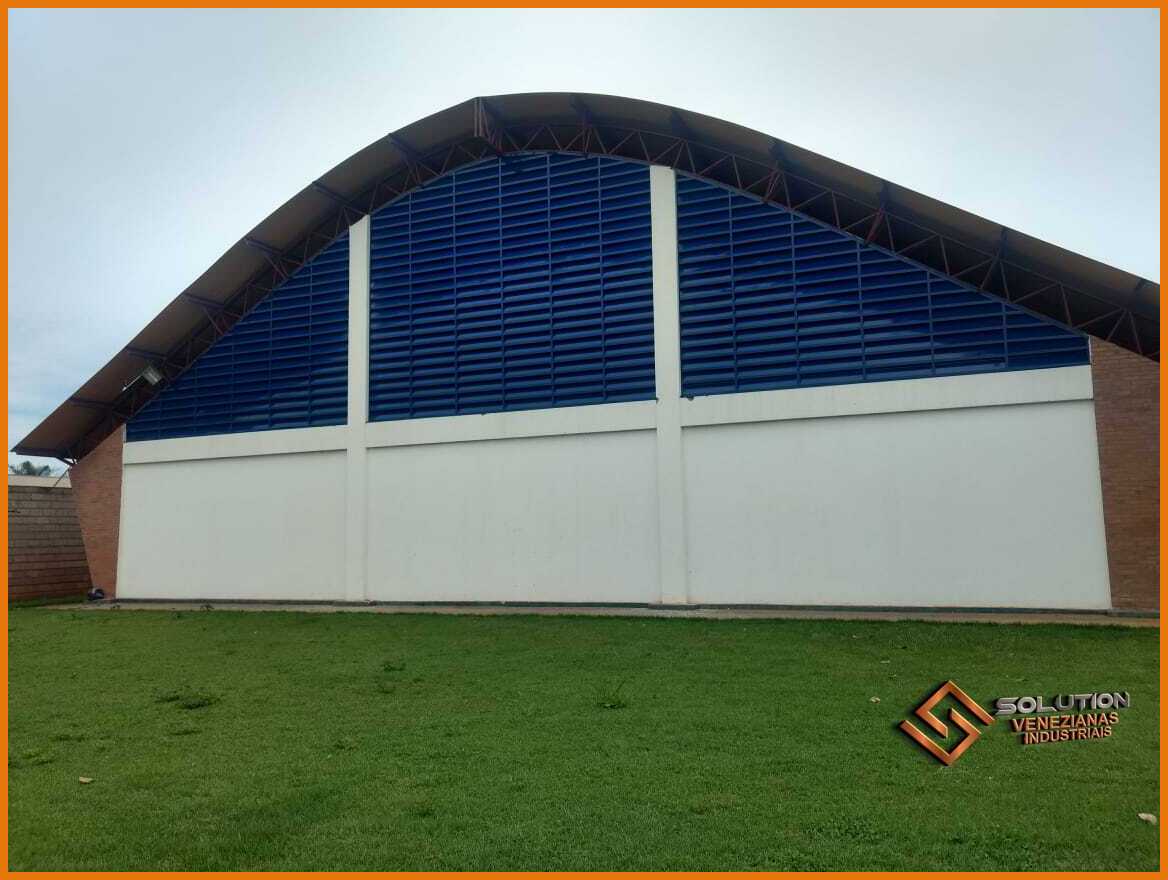 dê mais conforto e beleza ao seu espaço com as venezianas industriais solution