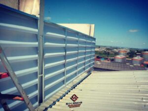 Lanternim Industrial PVC A imagem "Lanternins Industriais no Brasil" tem como finalidade ilustrar visualmente os lanternins industriais em contextos brasileiros. Essa imagem pode mostrar uma variedade de lanternins em instalações industriais no país, destacando sua presença e importância na ventilação, iluminação natural e eficiência energética em ambientes industriais brasileiros.A imagem "Lanternins Industriais no Brasil" tem como finalidade ilustrar visualmente os lanternins industriais em contextos brasileiros. Essa imagem pode mostrar uma variedade de lanternins em instalações industriais no país, destacando sua presença e importância na ventilação, iluminação natural e eficiência energética em ambientes industriais brasileiros. A imagem pode ser usada para demonstrar como os lanternins industriais são aplicados em diferentes setores no Brasil, como fábricas, armazéns, centros de distribuição e outras instalações industriais. Além disso, ela pode transmitir a ideia de que essas estruturas são uma solução eficaz para melhorar a qualidade do ar interno e reduzir os custos operacionais em empresas brasileiras. Em resumo, a finalidade da imagem "Lanternins Industriais no Brasil" é complementar o conteúdo do blog, fornecendo uma representação visual dos lanternins em ação no contexto industrial brasileiro, destacando sua relevância e impacto positivo. Em resumo, a finalidade da imagem "Lanternins Industriais no Brasil" é complementar o conteúdo do blog, fornecendo uma representação visual dos lanternins em ação no contexto industrial brasileiro, destacando sua relevância e impacto positivo. User titulo ChatGPT "Trazendo Luz ao Setor Industrial Brasileiro: Lanternins Industriais em Destaque" User legenda ChatGPT "Os lanternins industriais no Brasil iluminam o caminho para uma ventilação eficiente e economia de energia. Descubra como essas estruturas revolucionam as instalações industriais do país com a Solution Venezianas Industriais." User descrição ChatGPT "Na imagem, podemos observar um impressionante conjunto de lanternins industriais em uma instalação fabril brasileira. Essas estruturas altamente eficazes não apenas fornecem iluminação natural, mas também desempenham um papel vital na ventilação e eficiência energética. Com a Solution Venezianas Industriais, as empresas no Brasil estão investindo no futuro, promovendo ambientes mais saudáveis e sustentáveis."
