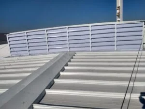 Veneziana Industrial para Lanternim Veneziana Industrial para Lanternim com ventilação eficaz para ambientes industriais