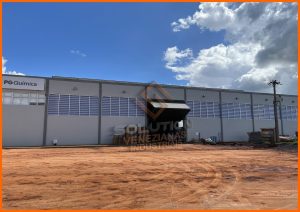 Veneziana Industrial em PVC Brasil Veneziana Industrial em PVC Brasil instalada para otimização do consumo de energia e ventilação natural em galpões industriais
