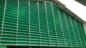 Veneziana de Fibra de Vidro com durabilidade excepcional e baixa manutenção para uso industrial