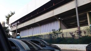 Veneziana industrial A Solução em policarbonato alveolar, ideal para ventilação natural e iluminação em galpões industriais
