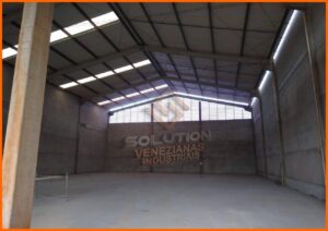 Veneziana Industrial em Policarbonato Alveolar - Transformando Ambientes Industriais