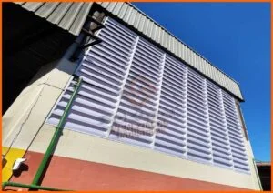 Veneziana Industrial Arquitetura Veneziana Industrial Arquitetura desenvolvida para economia de energia e ventilação natural, ideal para projetos sustentáveis e modernos em galpões industriais.