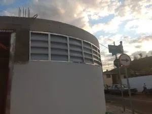 Veneziana Industrial Durável Veneziana Industrial Durável fabricada com materiais resistentes para máxima durabilidade e eficiência em ventilação industrial