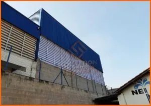 Veneziana Industrial sua ventilação funcionalidades e benefícios para ambientes industriais, garantindo eficiência e durabilidade