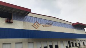 Maximize a Luz com Veneziana Industrial Transparente - Transmissão de Luz Aprimorada
