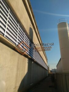Como a Veneziana Industrial Pode Ajudar a Cumprir Normas de Segurança