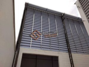 Instalação de Veneziana Industrial - Regulamentações e Compliance