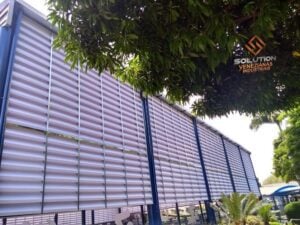 Veneziana Industrial: Design e Funcionalidade com Integração Estética