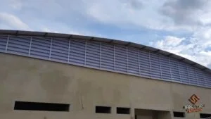 Veneziana Industrial Ótima Iluminação e Valorização do Imóvel