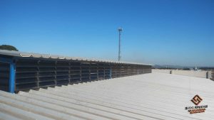 Benefícios do Lanternim Instalação Simplificada em ambientes industriais
