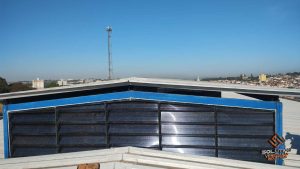 Lanternim Instalação Simplificada para ventilação e iluminação industrial eficiente