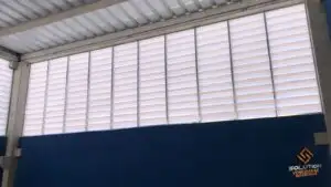Eficiência Energética: Reduzindo Custos com a Veneziana Industrial Máxima Eficácia