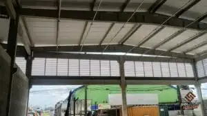 Veneziana Industrial Eficiência e LuzA Solução Definitiva para Ambientes Industriais