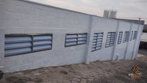 Veneziana Industrial Prática e Eficaz Veneziana Industrial prática e eficaz para ventilação natural e controle de temperatura