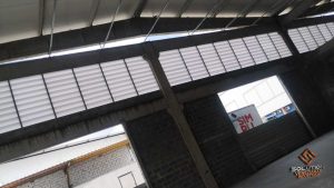 Veneziana Industrial Prática e Eficaz Veneziana Industrial prática e eficaz garantindo conforto e produtividade para colaboradores
