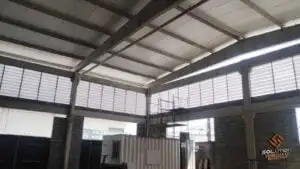 Veneziana Industrial Redução do CalorSolução Eficiente para Ambientes Industriais