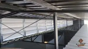 Impacto Positivo na Imagem da Empresa com Lanternim Melhorando o Ambiente