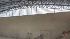 Veneziana Industrial Entrada de Luz garantindo iluminação natural e ventilação eficiente