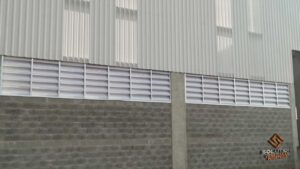 A Eficiência da Veneziana Industrial Circulação de Ar na Dissipação de Calor