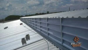 Lanternim Vantagens em Galpões Lanternim Vantagens em Galpões: O papel do lanternim na ventilação e iluminação industrial