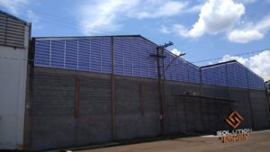 Veneziana Industrial Mais Luz Interna: Eficiência e Conforto no Ambiente de Trabalho