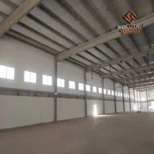 O que é Veneziana Industrial ? O que é Veneziana Industrial ? Veneziana Industrial Por que Escolher? Ventilação e Iluminação Natural