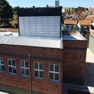 Venezianas Industriais Mais Luz - iluminação natural otimizada para ambientes industriais