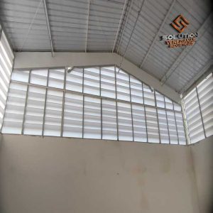 Veneziana Industrial Sua Luz Natural: conforto e estética para ambientes industriais