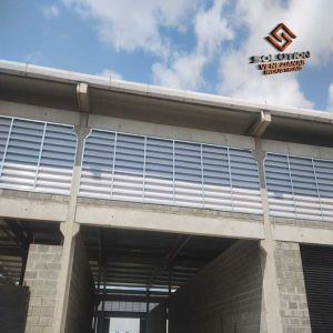 Veneziana Industrial para Fachadas que valoriza o projeto com ventilação e estética