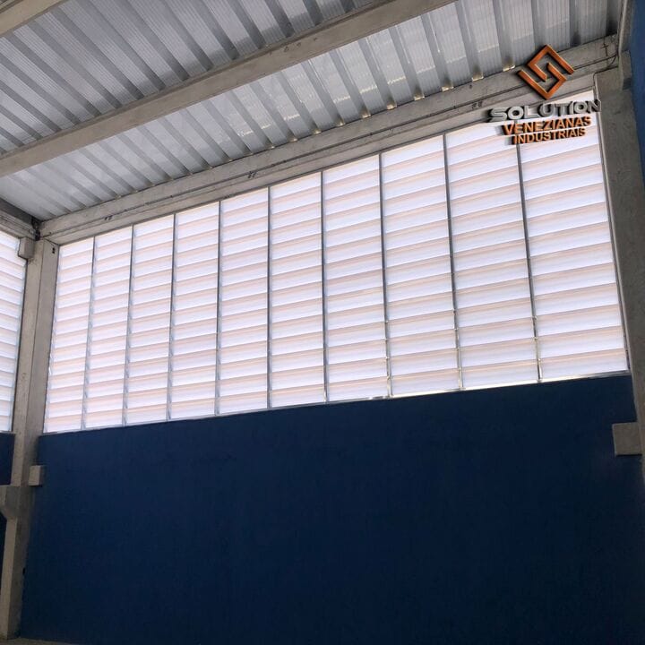 Veneziana Industrial Menos Calor Aumento da Eficiência Operacional