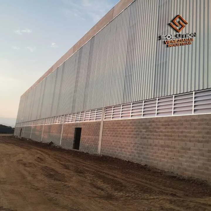 Veneziana Industrial Eficaz e Moderna veneziana industrial é o investimento