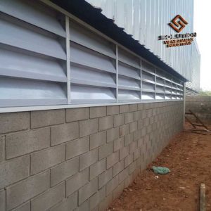 Veneziana Industrial Mais Conforto, solução ideal para ventilação e conforto térmico em ambientes industriais exigentes