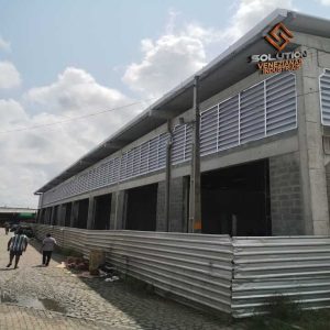 Venezianas Industriais Para Comércios com foco em sustentabilidade e economia de energia