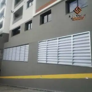 Durabilidade e Eficiência da Veneziana Industrial Luz Natural