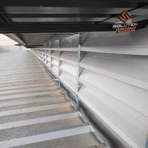 Lanternim para Indústrias Modernas com ventilação contínua e iluminação natural