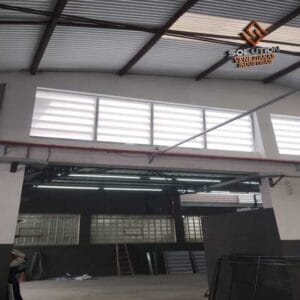 Eficiência Energética e Economia com Veneziana Industrial Mais Iluminação