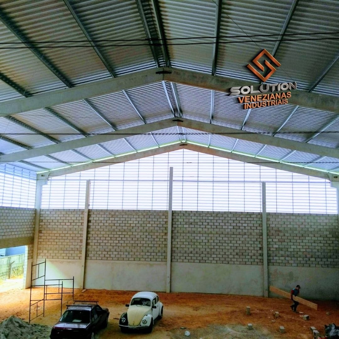 Veneziana Industrial No Seu Espaço com ventilação e iluminação natural Solution