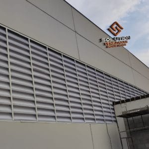 Veneziana Industrial Mais Eficiência Iluminação Natural e Redução de Custos Energéticos Veneziana Industrial Mais EficiênciaIluminação Natural e Redução de Custos Energéticos