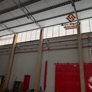 Veneziana Industrial Para Ar Fresco com circulação natural do ar em grandes estruturas