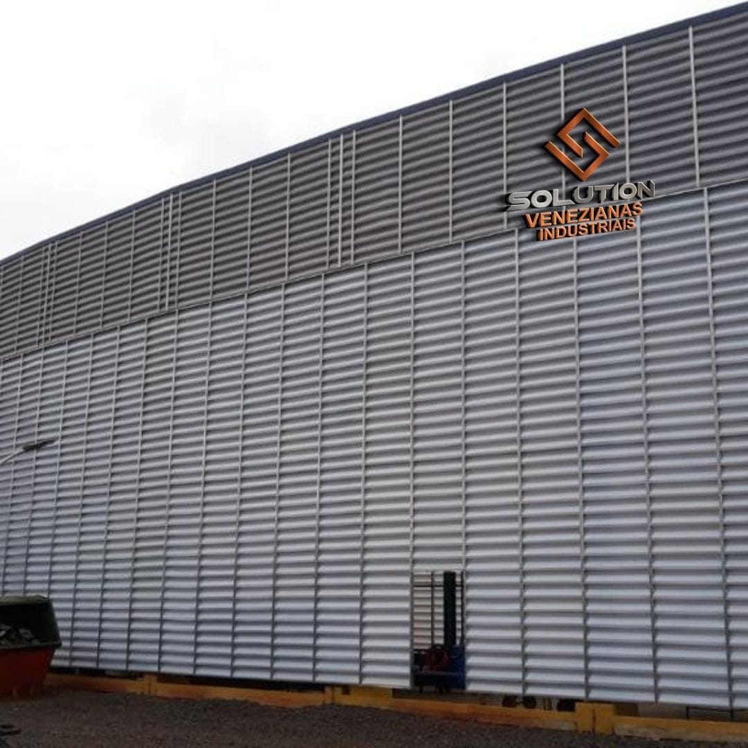 Conforto Térmico com a Veneziana Industrial Em Toda Obra – solução para ambientes industriais equilibrados"