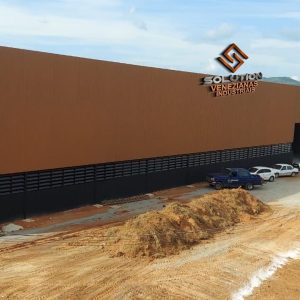 Veneziana Industrial Galvanizada com alta durabilidade e resistência para ambientes industriais