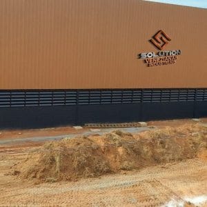 Veneziana Industrial Galvanizada para ventilação e iluminação natural eficiente